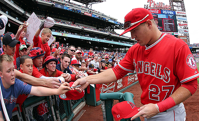 Who you got? 🤔 (h/t LoftonToHOF/X) #bryceharper #miketrout #phillies , mike  trout